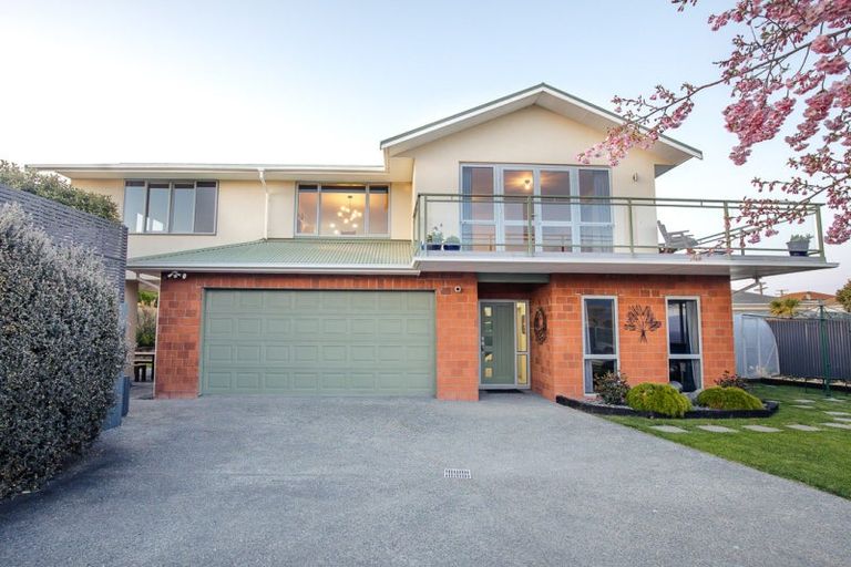 Photo of property in 9 Hawthorne Road, Kaikoura, 7300