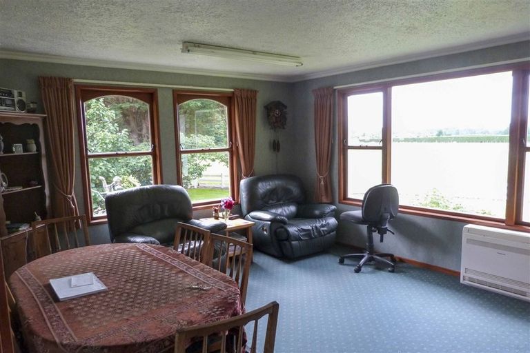 Photo of property in 339 Oteramika Road, Seaward Bush, Invercargill, 9871