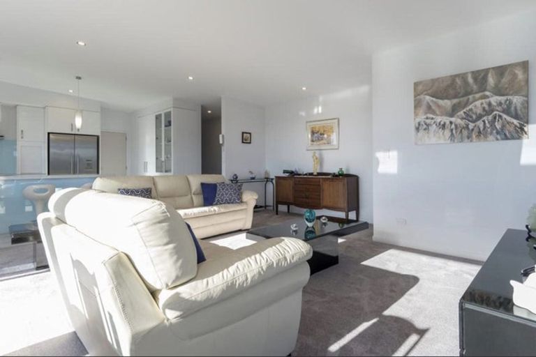 Photo of property in 22 Raptor Way, Welcome Bay, Tauranga, 3175