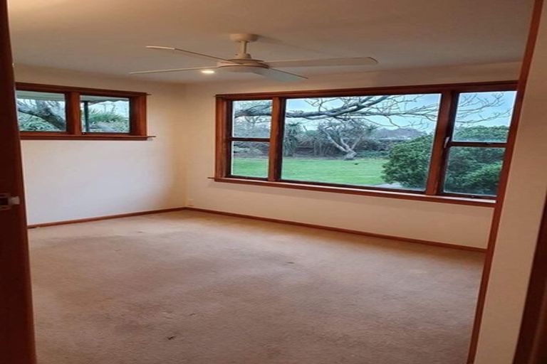 Photo of property in 16 Orrick Crescent, Avondale, Christchurch, 8061