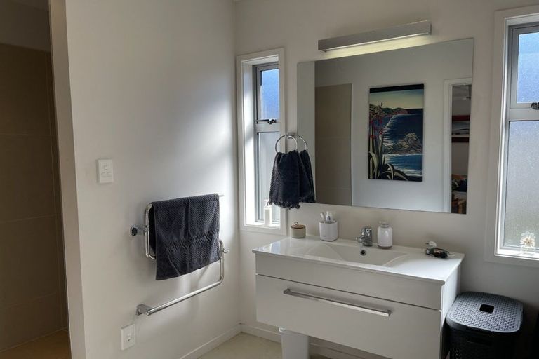 Photo of property in 4 Butterworth Crescent, Papamoa Beach, Papamoa, 3118