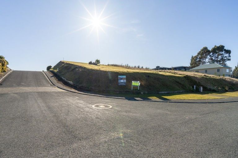 Photo of property in 19 Muriwai Drive, Manapouri, 9679