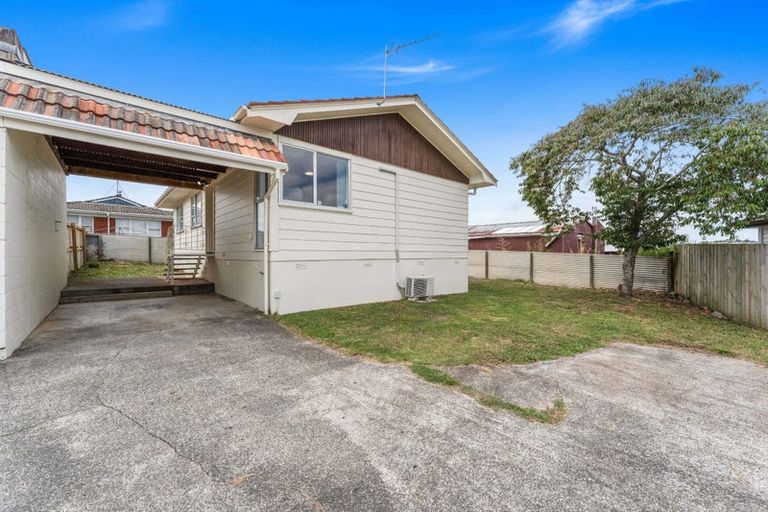Photo of property in 2/48 Archmillen Avenue, Pakuranga Heights, Auckland, 2010