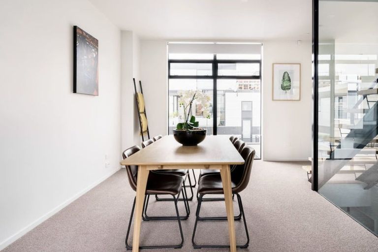 Photo of property in 2/22 Peterborough Street, Christchurch Central, Christchurch, 8013