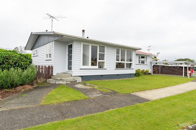 Photo of property in 6 Burns Grove, Trentham, Upper Hutt, 5018