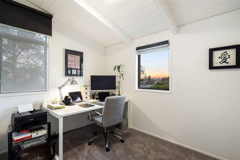 Photo of property in 1/16 Gordon Avenue, Milford, Auckland, 0620