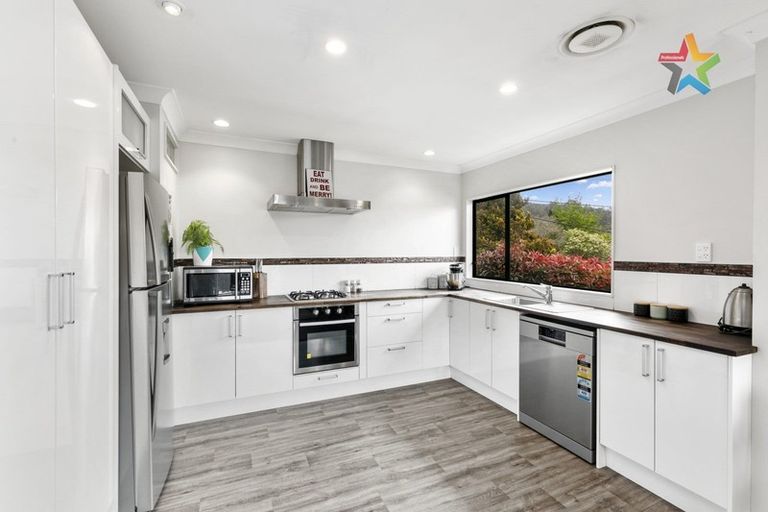 Photo of property in 1/33 Manuka Street, Stokes Valley, Lower Hutt, 5019