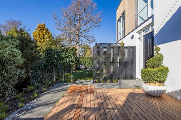 Photo of property in 111a Saint Andrews Square, Strowan, Christchurch, 8052