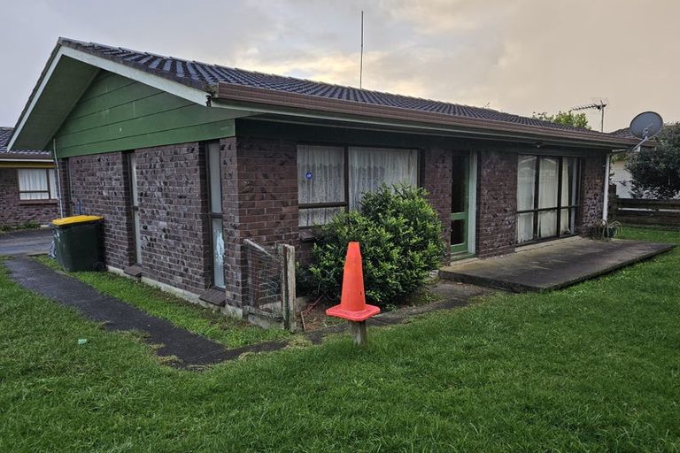 Photo of property in 2/21 Booker Place, Weymouth, Auckland, 2103