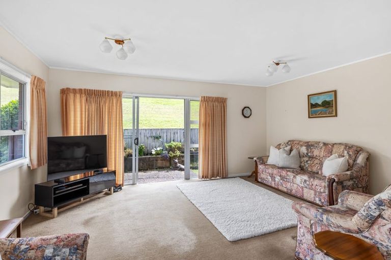 Photo of property in 1/15 Battle Place, Glenfield, Auckland, 0629