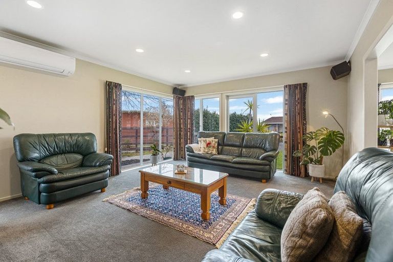 Photo of property in 4 Evelyn Place, Welbourn, New Plymouth, 4310