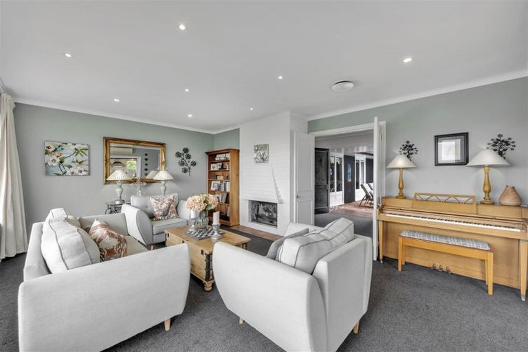 Photo of property in 3 Page Point, Mellons Bay, Auckland, 2014