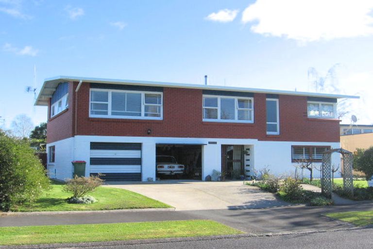 Photo of property in 3 Mcinnes Place, Queenwood, Hamilton, 3210