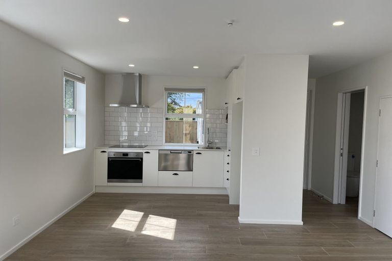 Photo of property in 4/63 Hills Road, Edgeware, Christchurch, 8013