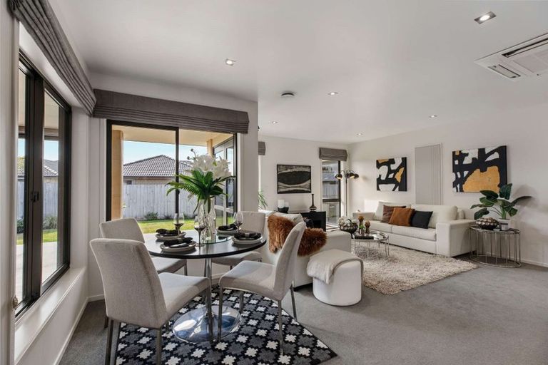 Photo of property in 32 Ripple Grove, Waiuku, 2123