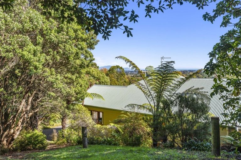 Photo of property in 35 Sunglo Terrace, Otaki, 5512