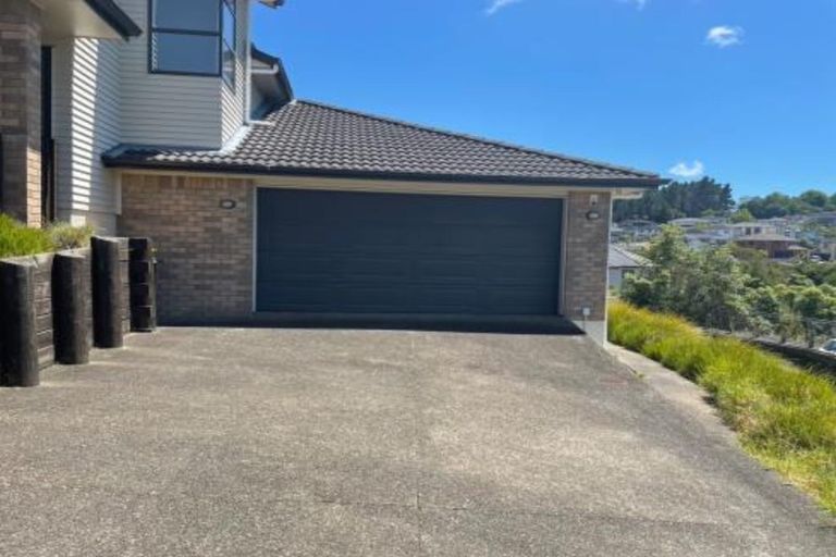 Photo of property in 35 Trotting Terrace, Fairview Heights, Auckland, 0632