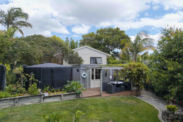 Photo of property in 870 Whangaparaoa Road, Manly, Whangaparaoa, 0930