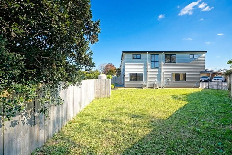 Photo of property in 29a Mackenzie Street, Te Atatu South, Auckland, 0610
