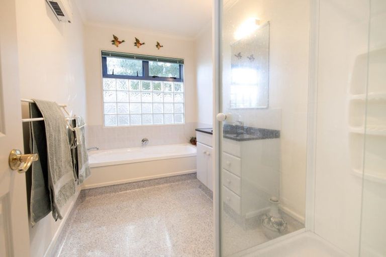 Photo of property in 24c The Esplanade, Westshore, Napier, 4110