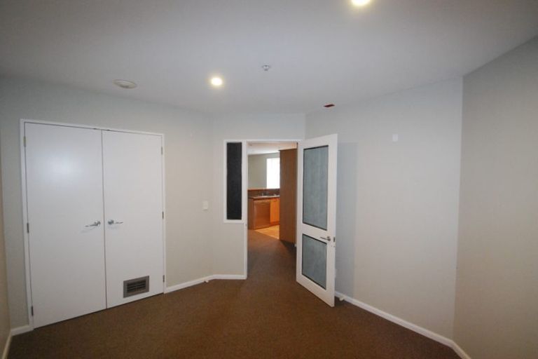 Photo of property in 6f/5 Kent Terrace, Mount Victoria, Wellington, 6011