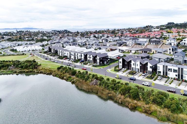 Photo of property in 35 Koura Drive, Red Beach, 0932