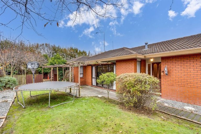 Photo of property in 70 Sarabande Avenue, Redwood, Christchurch, 8051