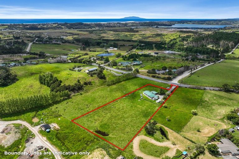 Photo of property in 2214 Cove Road, Mangawhai, Kaiwaka, 0573