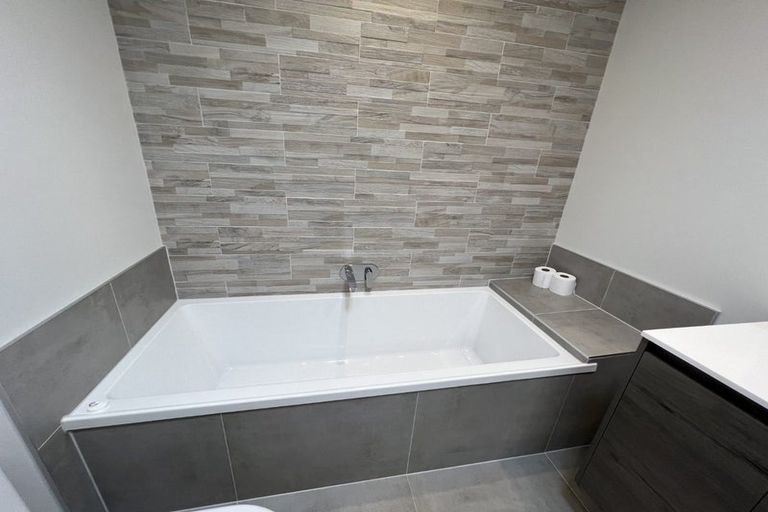 Photo of property in 37 Walter Merton Road, Hobsonville, Auckland, 0616