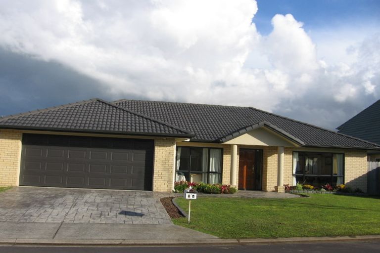 Photo of property in 2a Nier Place, East Tamaki Heights, Auckland, 2016