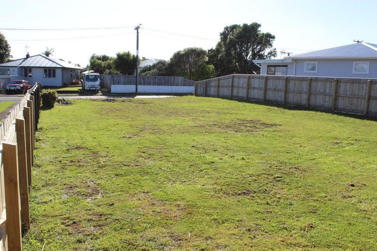 Photo of property in 1 Wheeler Place, Upper Vogeltown, New Plymouth, 4310