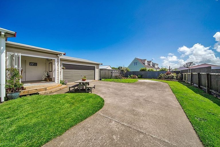 Photo of property in 65 Wilson Street, Hawera, 4610