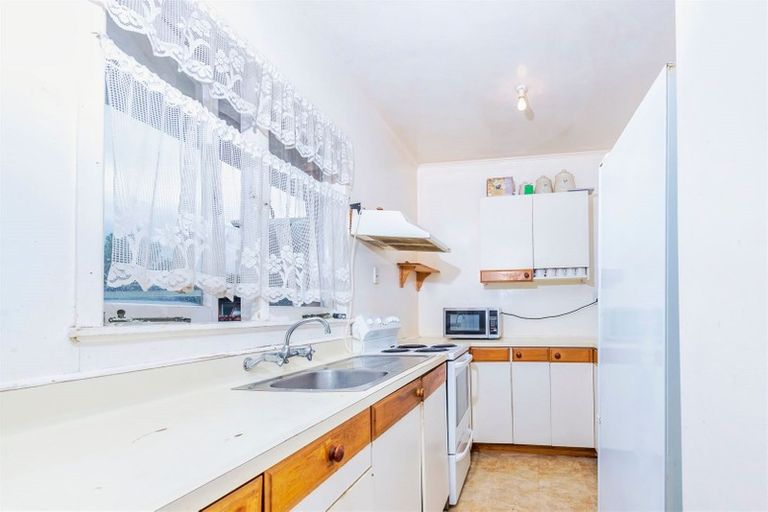 Photo of property in 4168 Great North Road, Glendene, Auckland, 0602