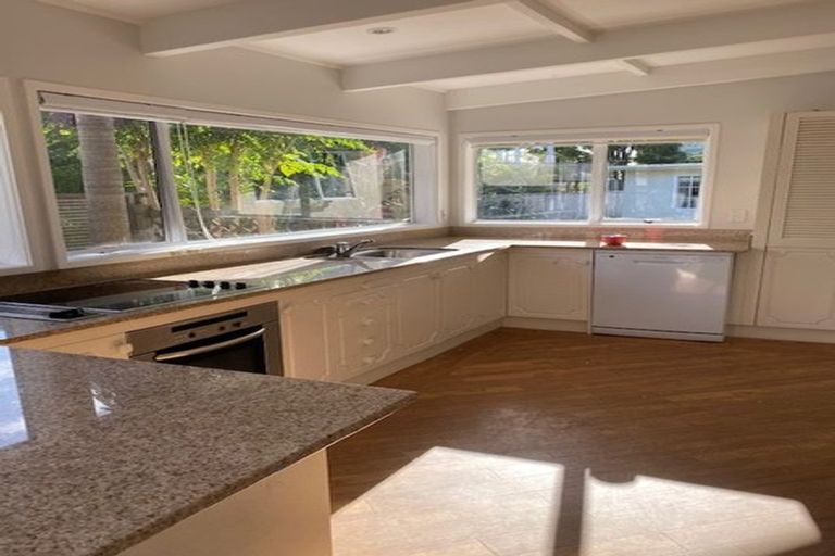 Photo of property in 2/49 Castor Road, Castor Bay, Auckland, 0620