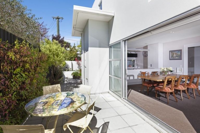 Photo of property in 37 Cox Street, Merivale, Christchurch, 8014