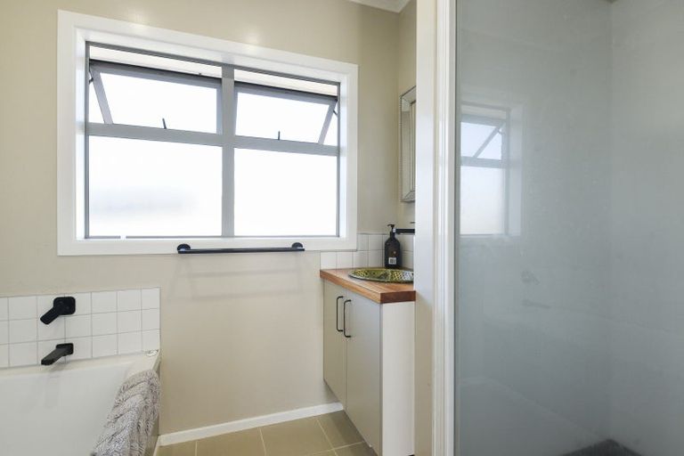 Photo of property in 8 Elliott Crescent, Owhata, Rotorua, 3010