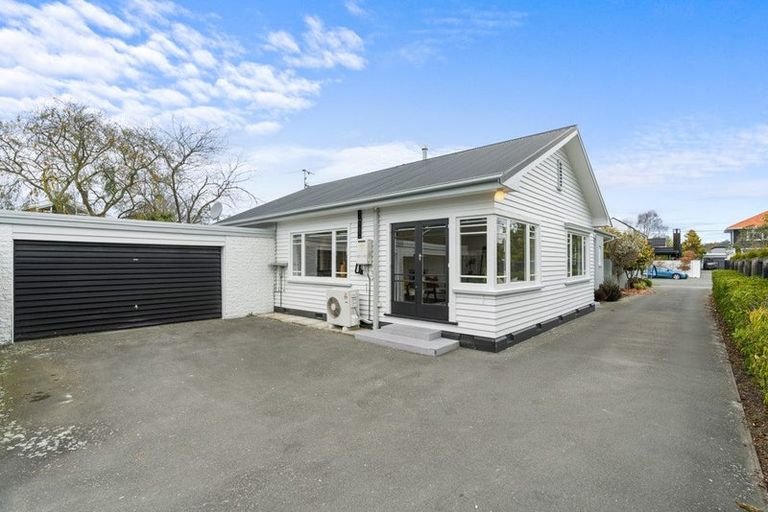 Photo of property in 15 Roa Road, Fendalton, Christchurch, 8041