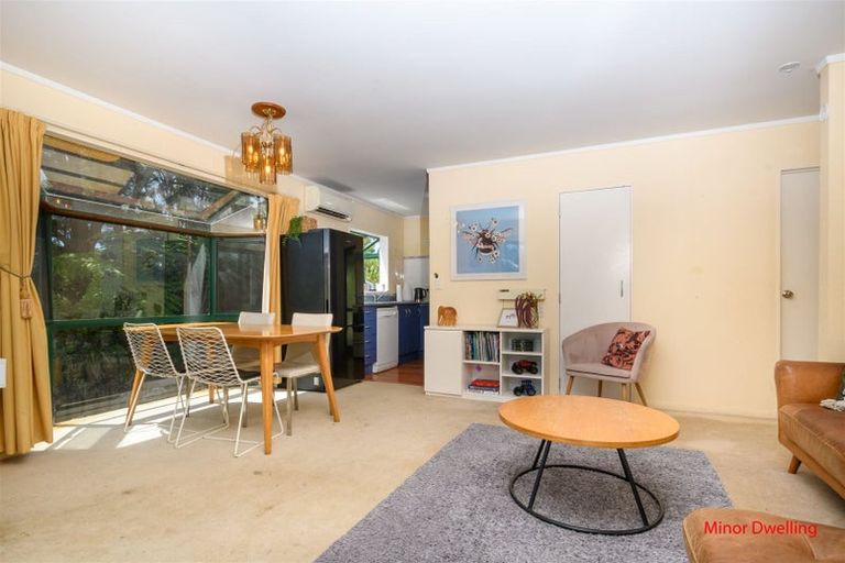 Photo of property in 43 Sunnyvale Road, Massey, Auckland, 0614