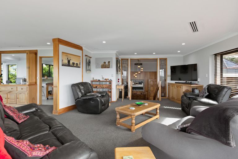 Photo of property in 13 Deanna Drive, West Harbour, Auckland, 0618