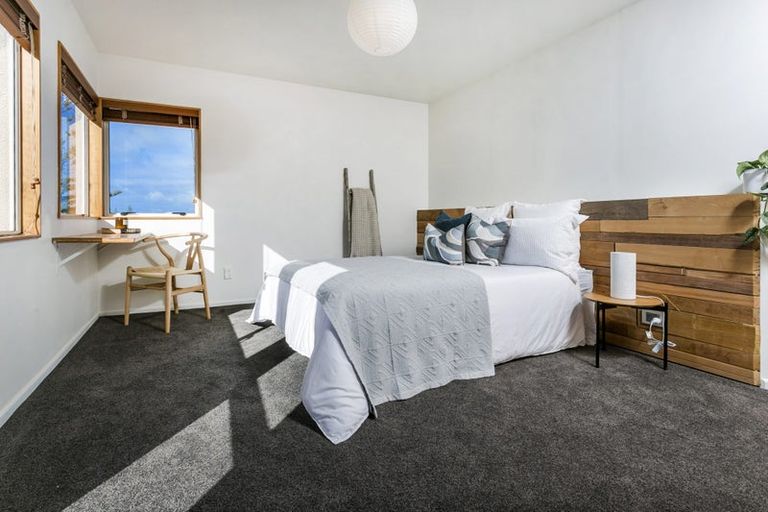 Photo of property in 1/25 Hythe Terrace, Mairangi Bay, Auckland, 0630