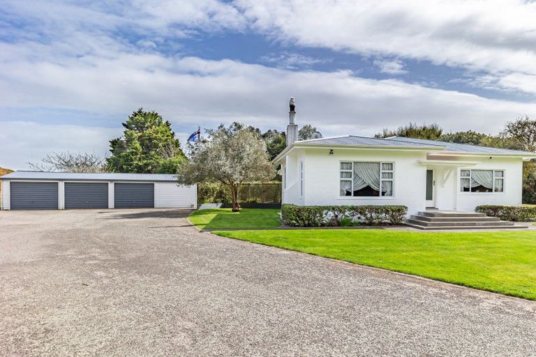 Photo of property in 50 Painua Road, Hokio Beach, Levin, 5571