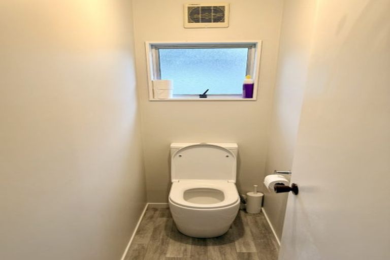 Photo of property in 21 William Hadlow Place, Hatfields Beach, Orewa, 0931