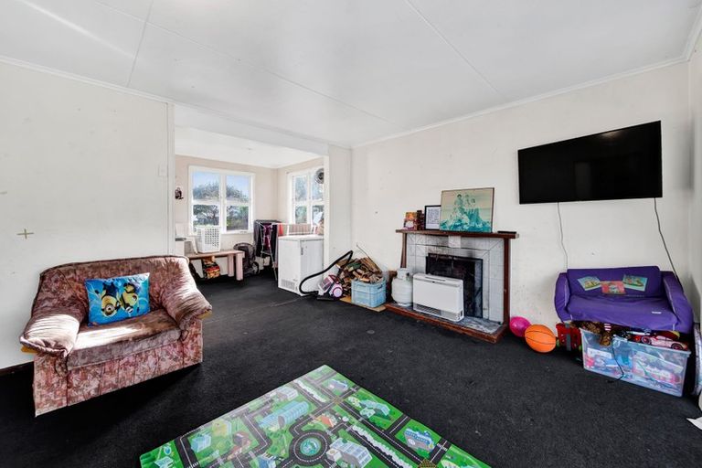 Photo of property in 2 Newbury Place, Waitara, 4320