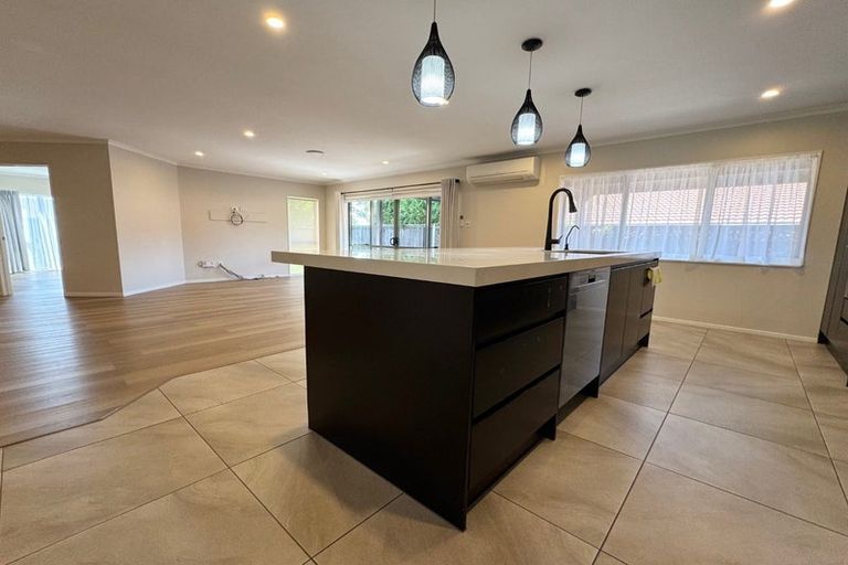 Photo of property in 2 Cottesmore Place, Huntington Park, Auckland, 2013