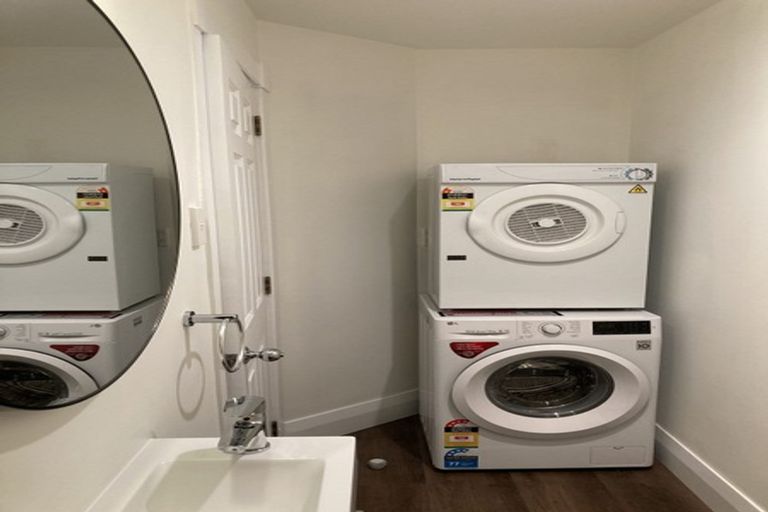 Photo of property in Whitmore Apartments, 1c/7 Stout Street, Wellington Central, Wellington, 6011