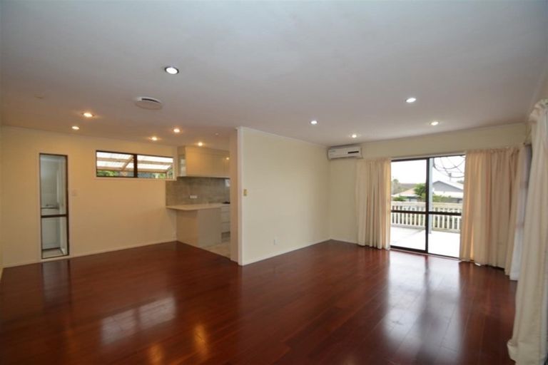 Photo of property in 56 Hollyford Drive, Clover Park, Auckland, 2105