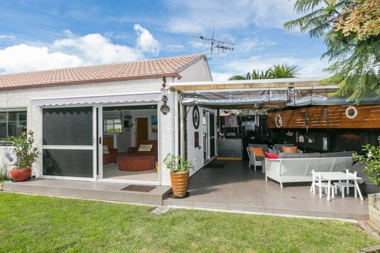 Photo of property in 4/184 Charles Street, Westshore, Napier, 4110
