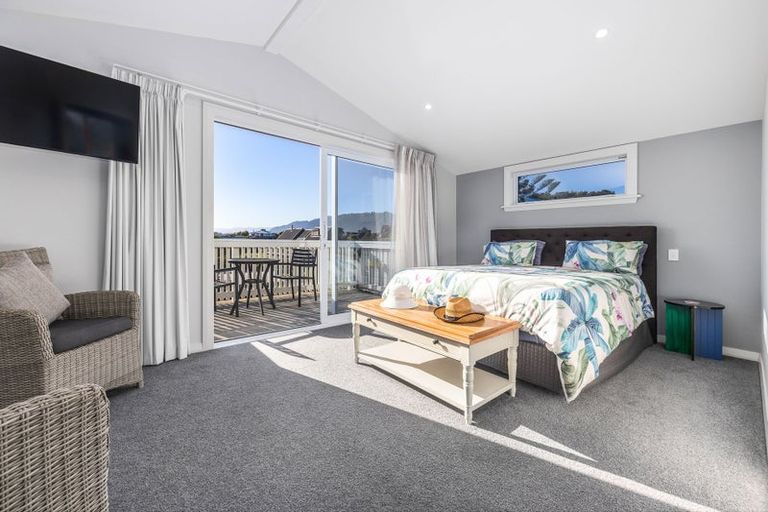 Photo of property in 8 Hughes Street, Waikanae Beach, Waikanae, 5036