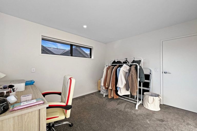 Photo of property in 2/12 Biddle Crescent, Taita, Lower Hutt, 5011