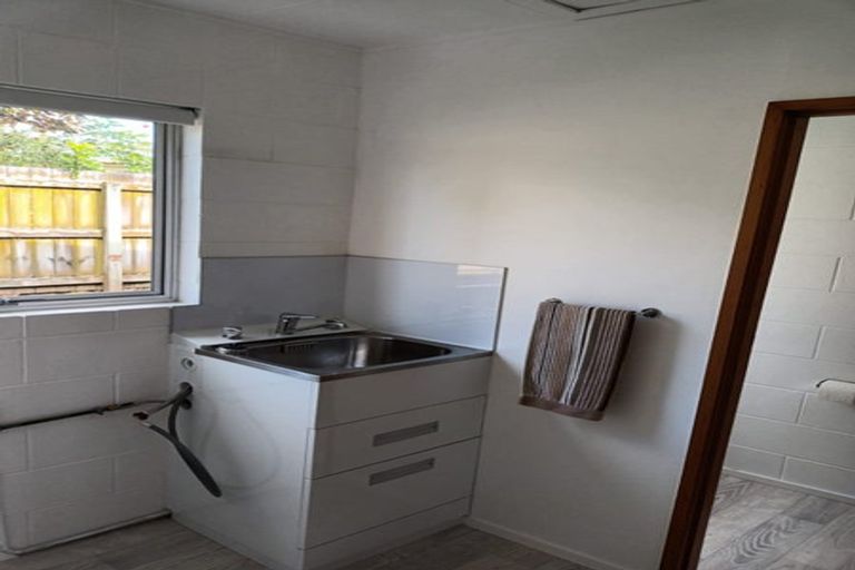 Photo of property in 18 Otaika Road, Woodhill, 0110